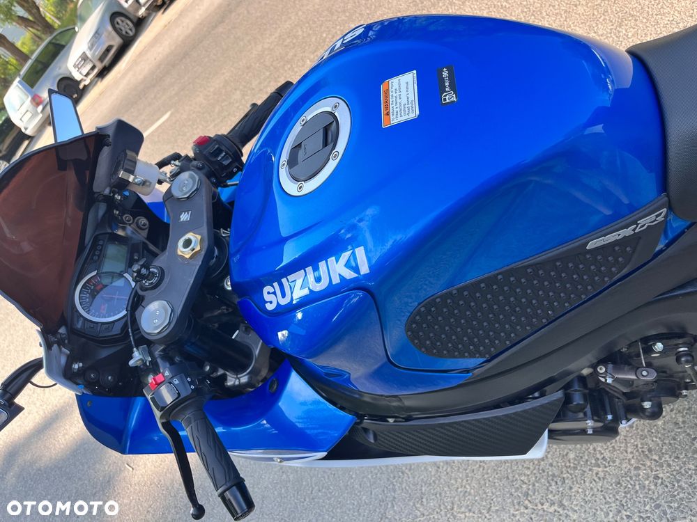 Suzuki GSX-R - 10