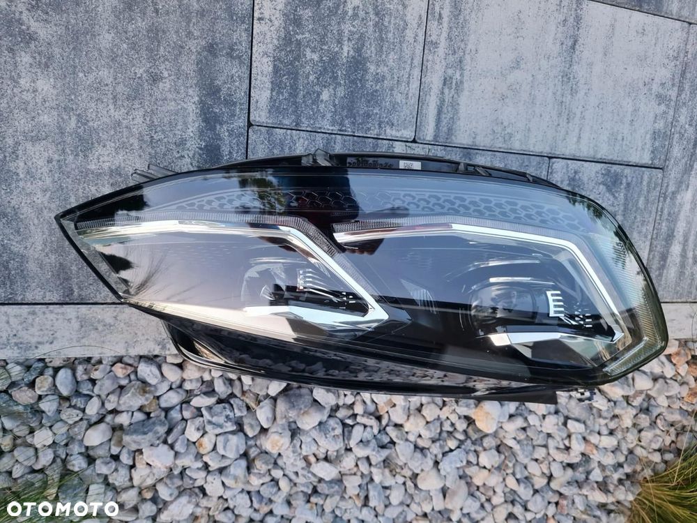VW GOLF VII 7 5G1 LIFT 7.5 Lampa prawa przód Full Led Matrix 5G1941060 2018 - 5