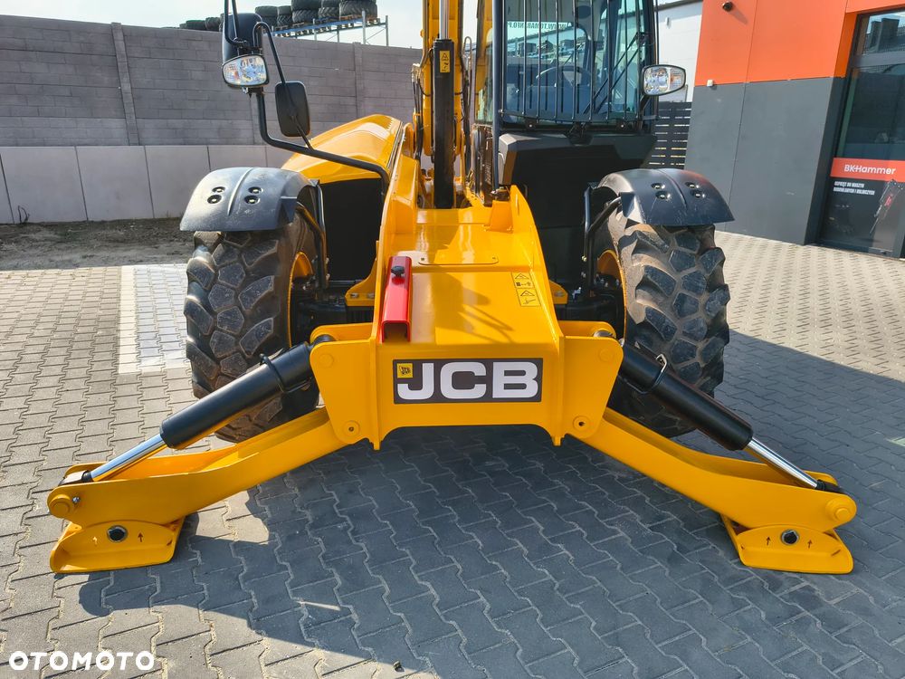 JCB 540-140 2023R klimatyzacja - 11