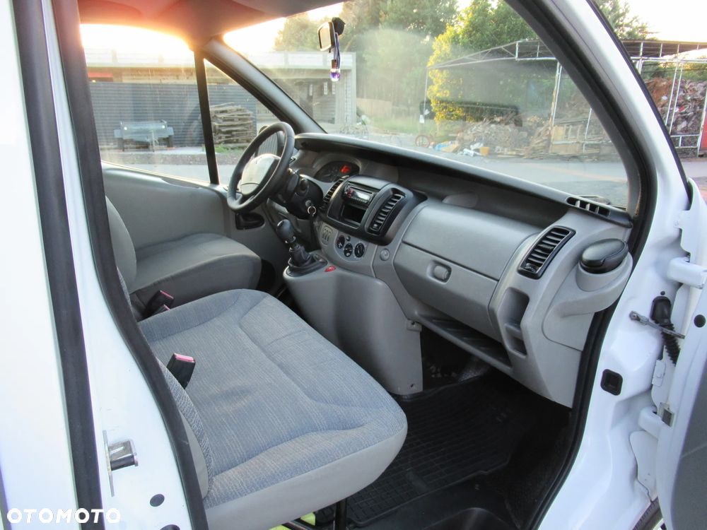Renault TRAFIC - 10