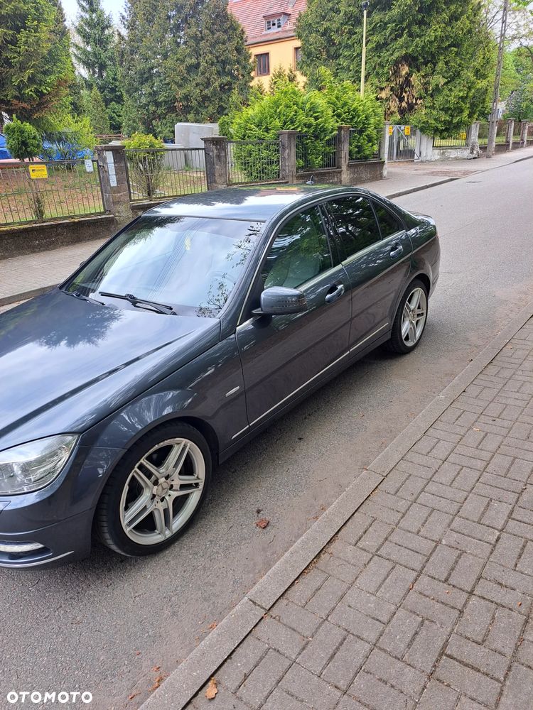 Mercedes-Benz Klasa C 250 CGI BlueEff Elegance - 12