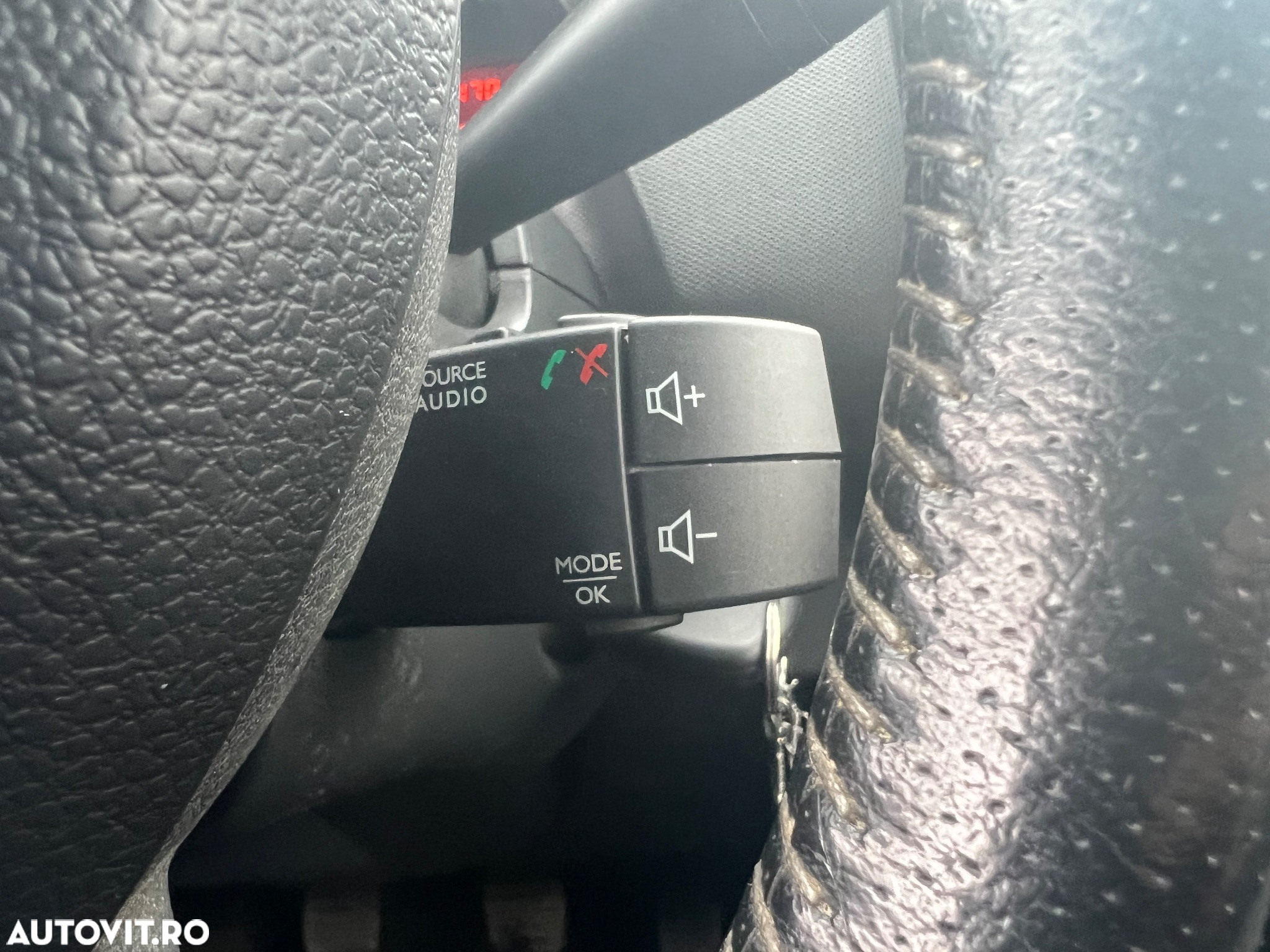 Dacia Duster 1.5 dCi 4x2 Laureate - 12