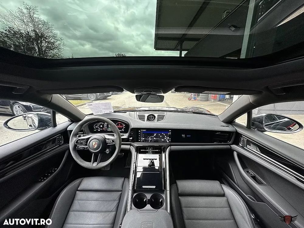 Porsche Panamera 4 E-Hybrid - 12