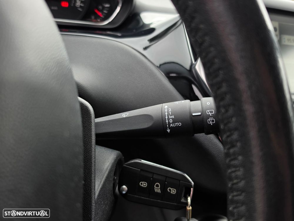 Peugeot 208 1.2 PureTech Access - 16