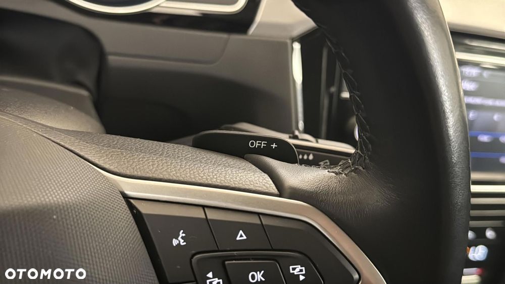 Volkswagen Passat Variant 2.0 TDI SCR Business DSG - 25