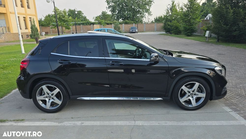 Mercedes-Benz GLA - 2