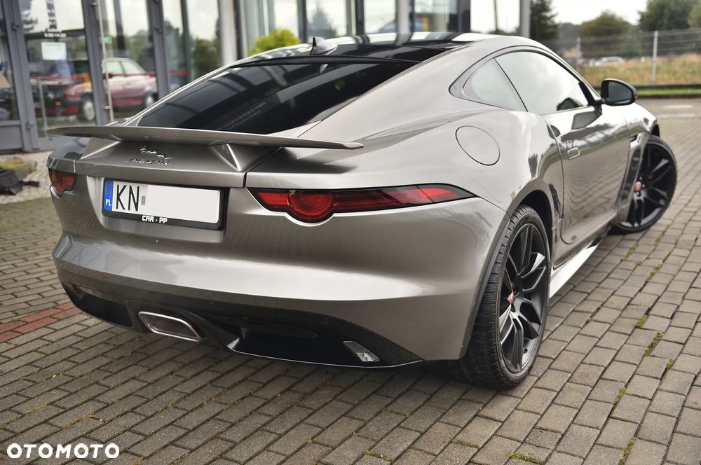 Jaguar F-Type Coupe P300 R-Dynamic - 18