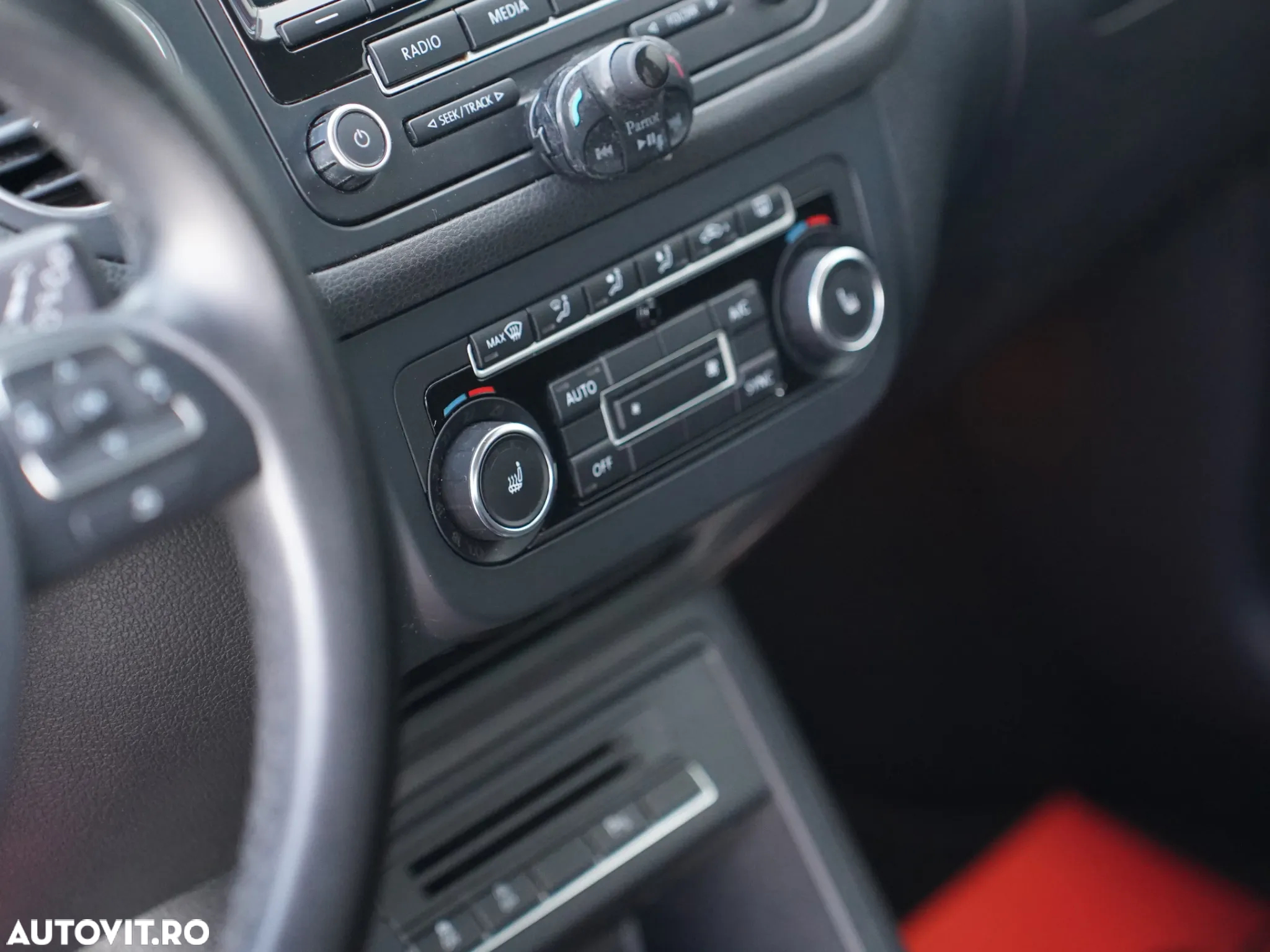 Volkswagen Golf Plus 1.6 TDI DPF BlueMotion Technology Comfortline - 26
