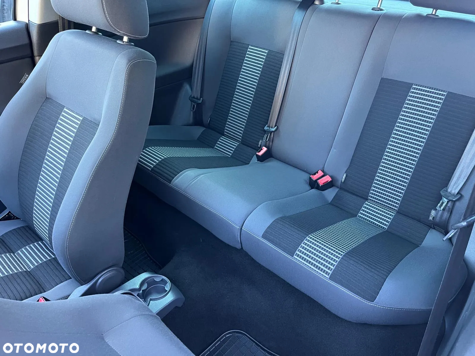 Volkswagen Polo 1.4 16V Comfortline - 10