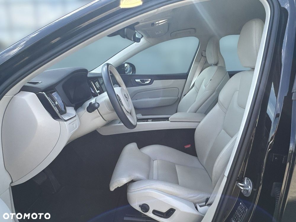 Volvo XC 60 B4 B Plus Bright - 12