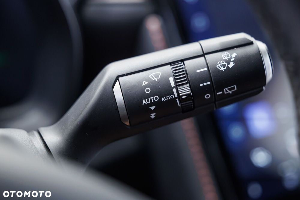 Lexus LBX 1.5 Hybrid Emotion - 39