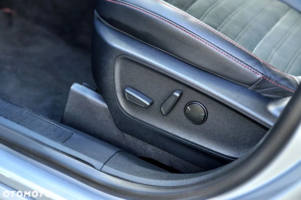 Ford Kuga 2.0 EcoBlue AWD ST-Line X - 20