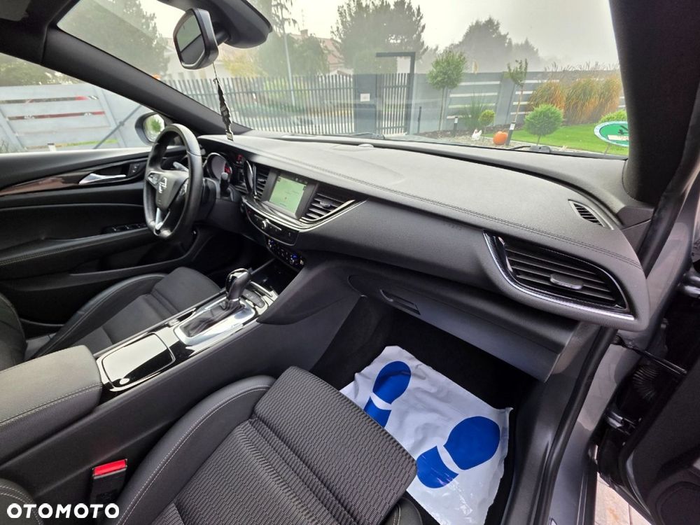 Opel Insignia - 25
