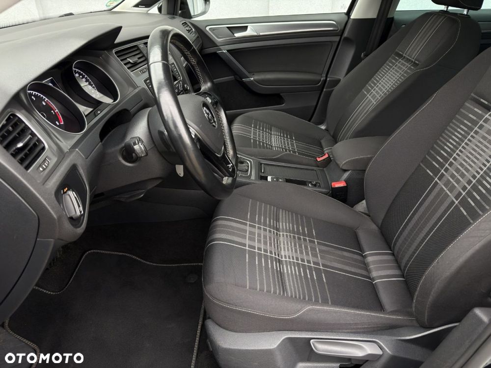 Volkswagen Golf - 16