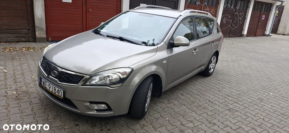 Kia Ceed 2009 photo 2