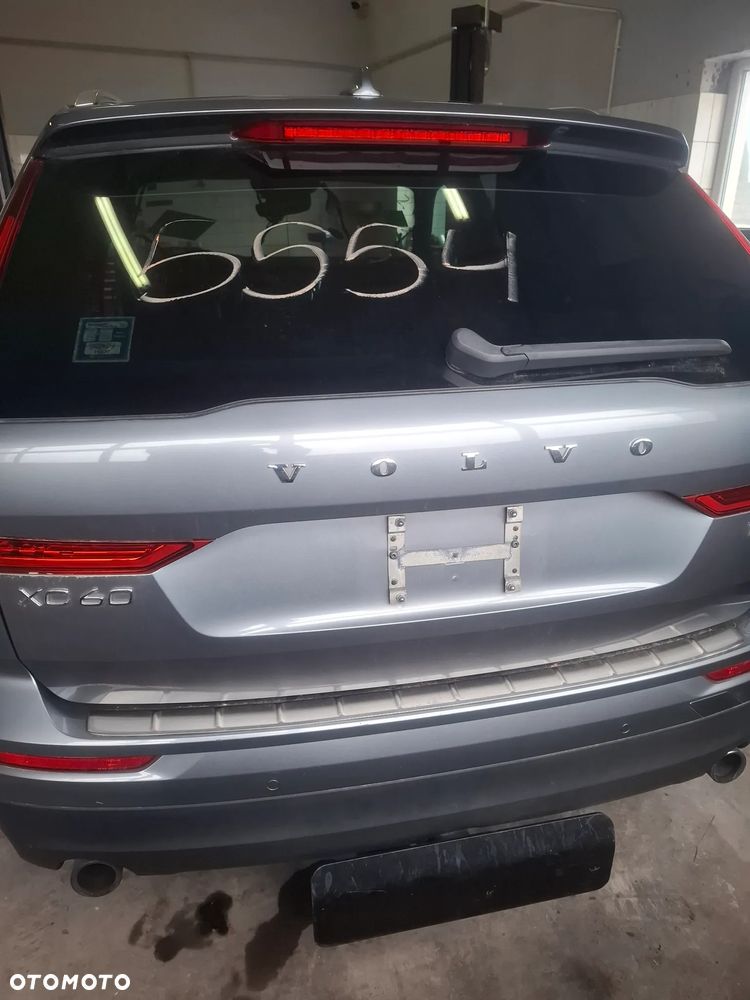 Volvo XC60 II Drzwi prawy tył kod lakieru 714 - 7