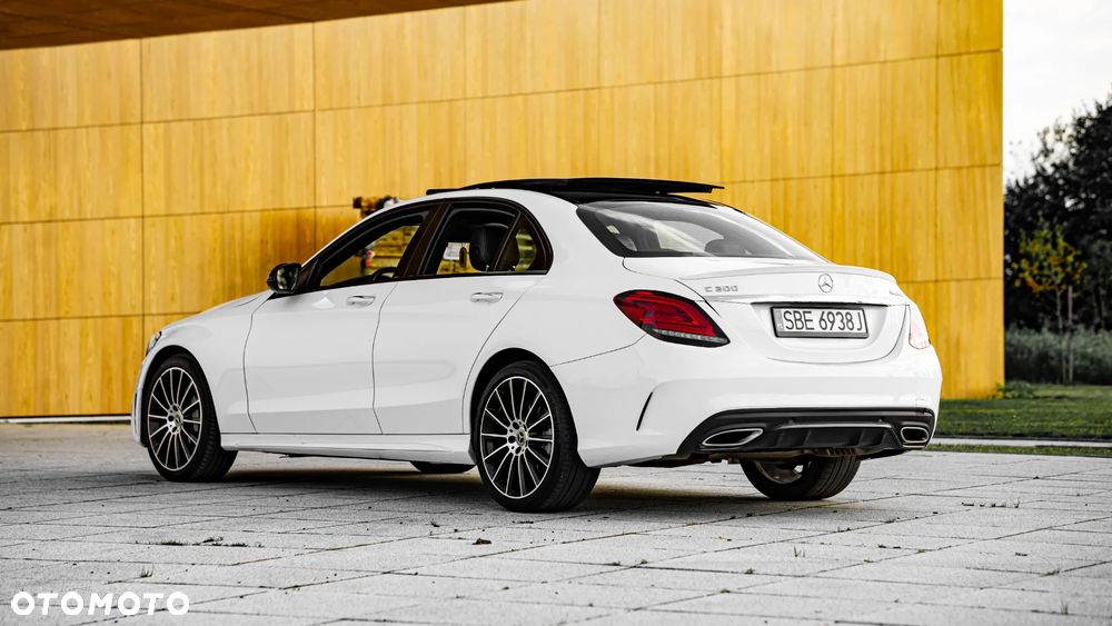 Mercedes-Benz Klasa C 300 4MATIC 9G-TRONIC - 4