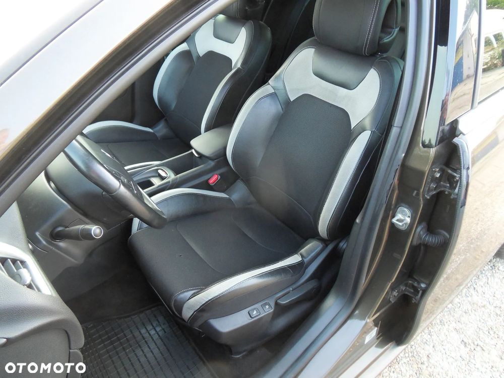 Citroën DS4 e-HDi 110 SoChic - 13