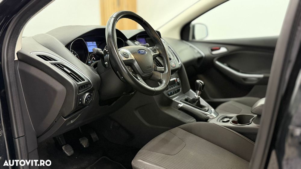 Ford Focus 1.0 EcoBoost Start-Stopp-System TITANIUM - 6