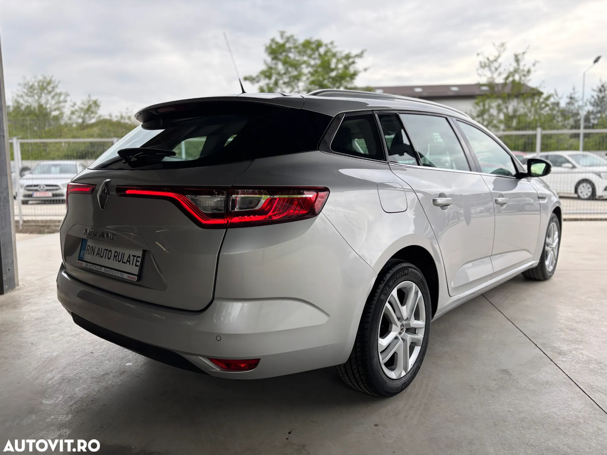 Renault Megane BLUE dCi 115 EDC BUSINESS EDITION - 8