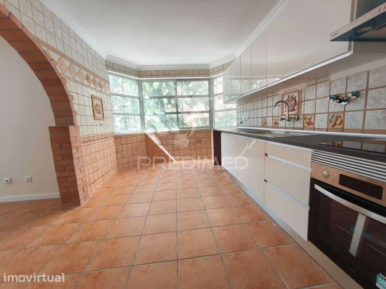 Apartamento T2 com Excelente Localização – Mercês - Grande imagem: 3/25