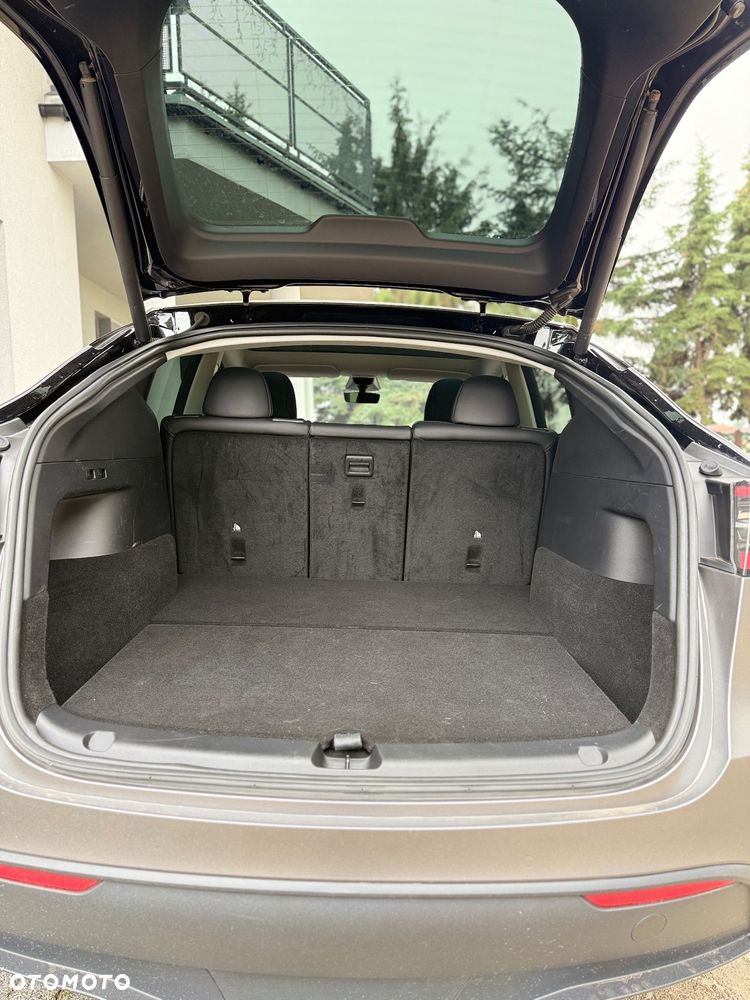Tesla Y Model Long Range Dual Motor AWD - 23