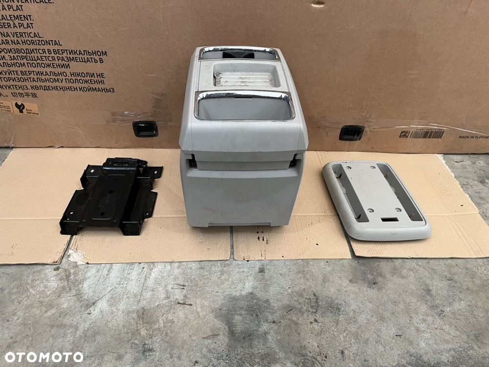 podłokietnik box dodge grand caravan - 2