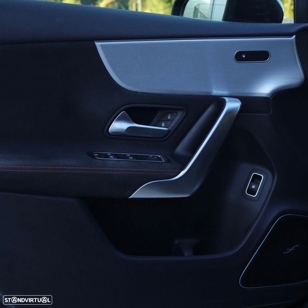 Mercedes-Benz A 250 Limousine e 8G-DCT AMG Line - 16