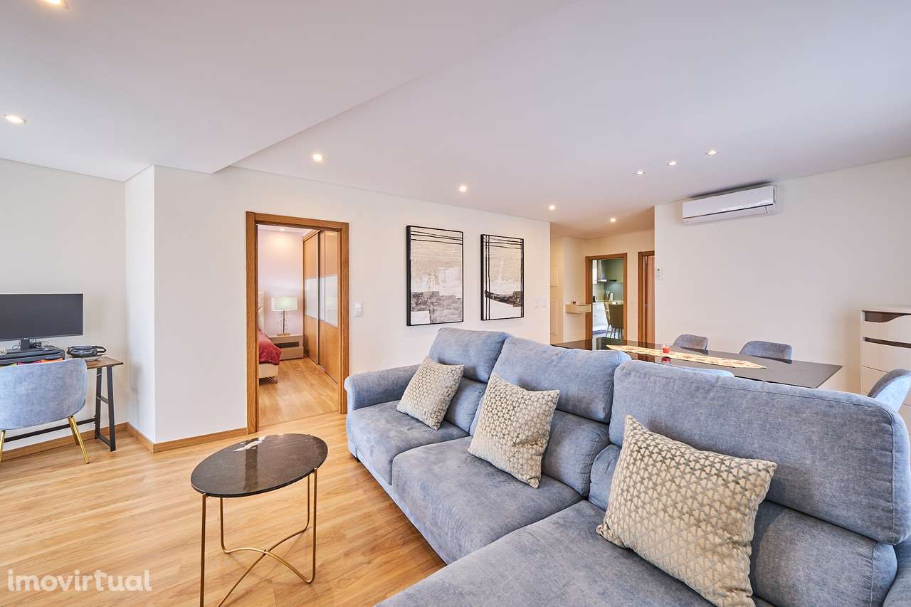 T2 c/Suite c/ Lugar de garagem e c/ licença de AL - Grande imagem: 2/30