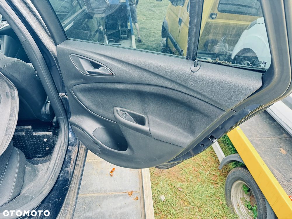 Opel Astra 1.6 CDTI Enjoy S&S - 9