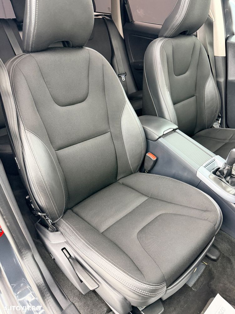 Volvo XC 60 D4 Momentum - 16