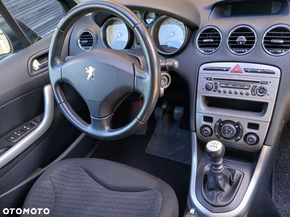 Peugeot 308 - 8