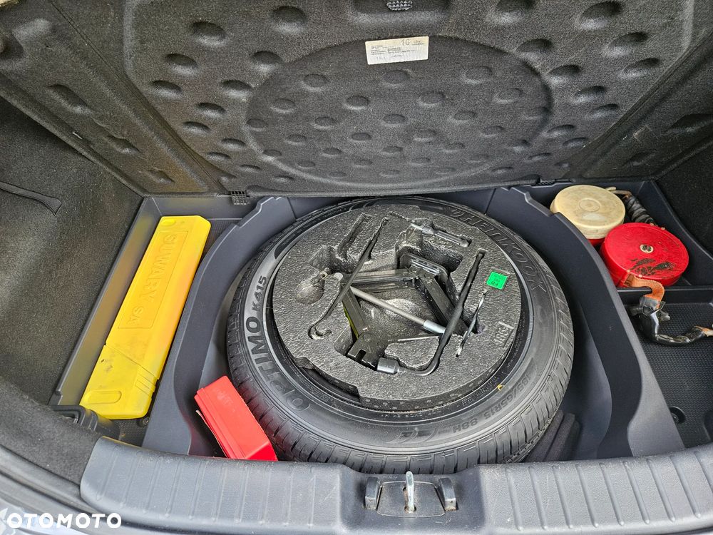 Hyundai i30 1.4 Base + World Cup - 8
