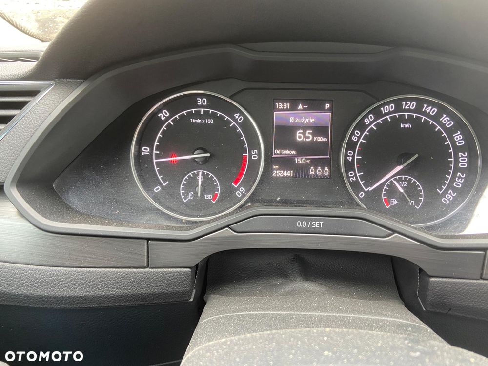 Skoda Superb 2.0 TDI Ambition DSG - 14