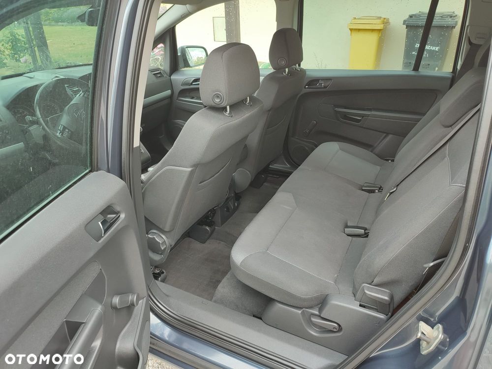 Opel Zafira - 12