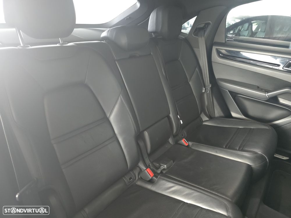 Porsche Cayenne Coupé E-Hybrid Platinum Edition - 11