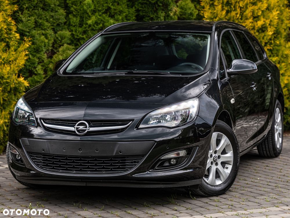 Opel Astra 1.4 Turbo Exklusiv - 1