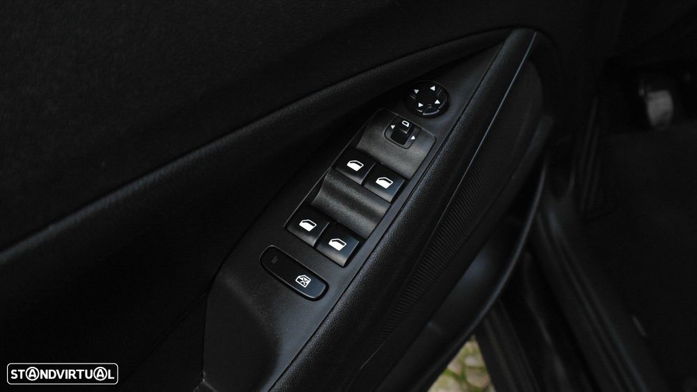 Opel Crossland 1.2 T Edition - 24