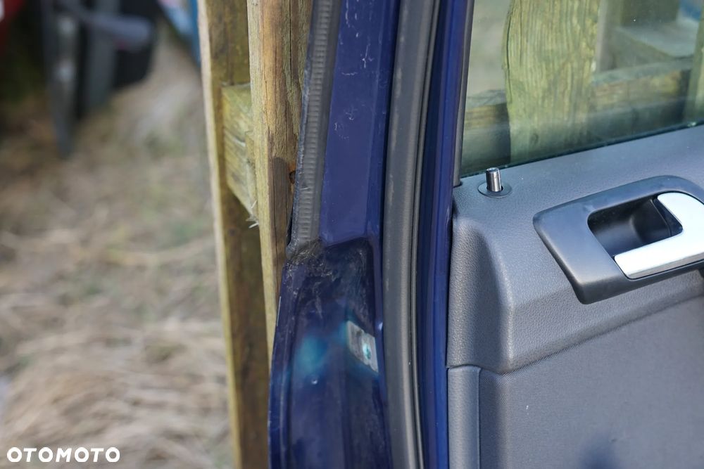 Drzwi tył tylne prawe VW Polo IV 9N 5d LB5N - 10