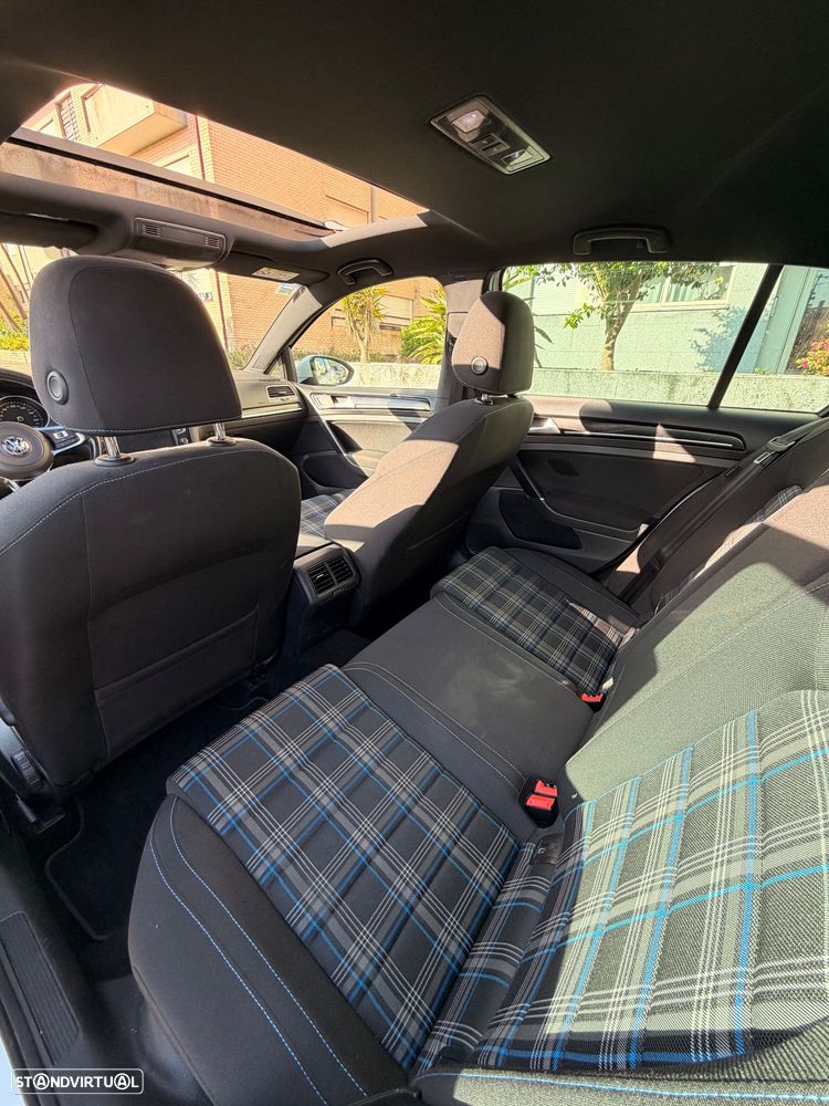 VW Golf - 7