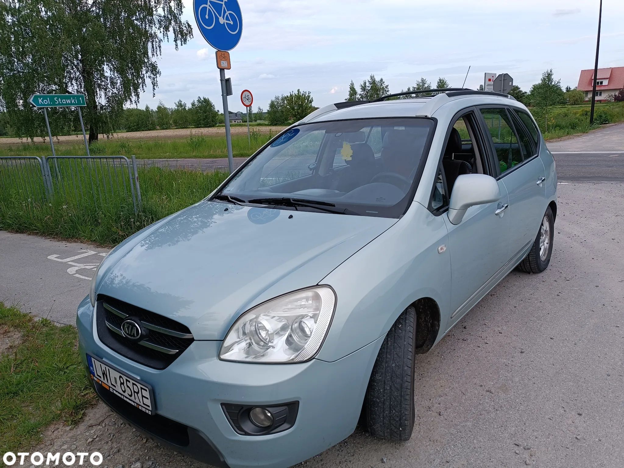 Kia Carens - 1