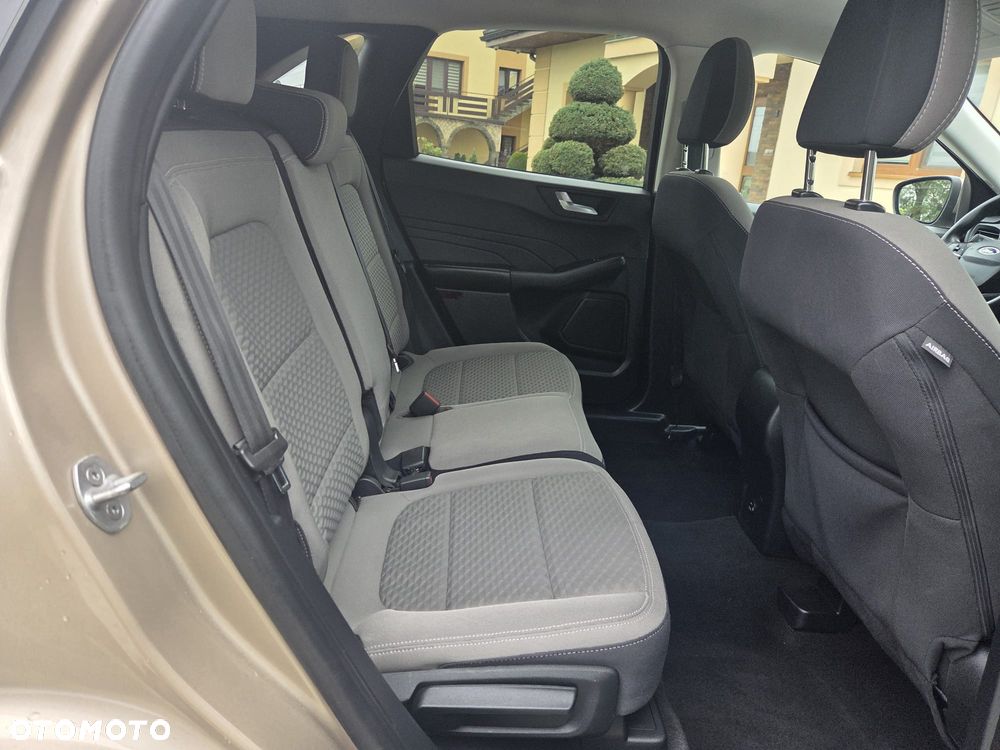 Ford Kuga - 13