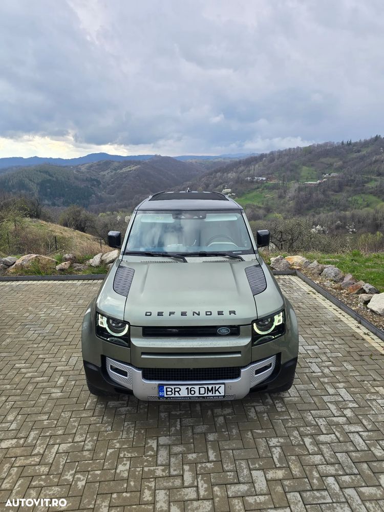 Land Rover Defender - 1