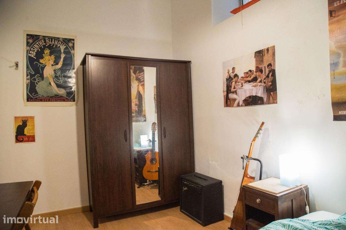 Quarto - localizado em Intendente Lisbon - Grande imagem: 3/23