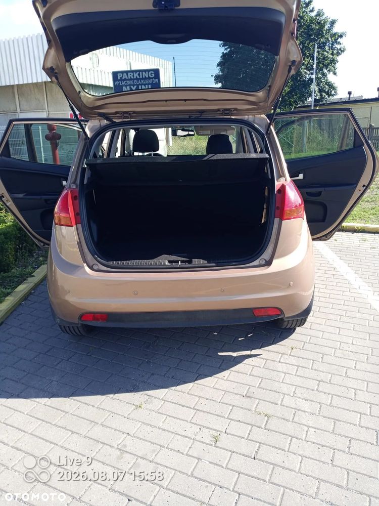 Kia Venga 1.4 L - 8