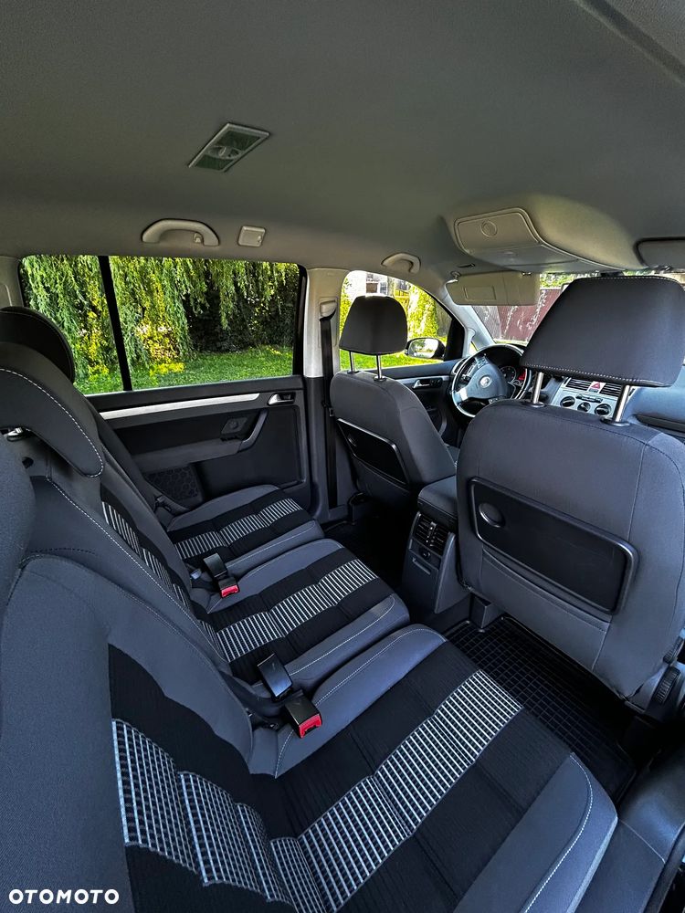 Volkswagen Touran 2.0 TDI Q-Line - 10