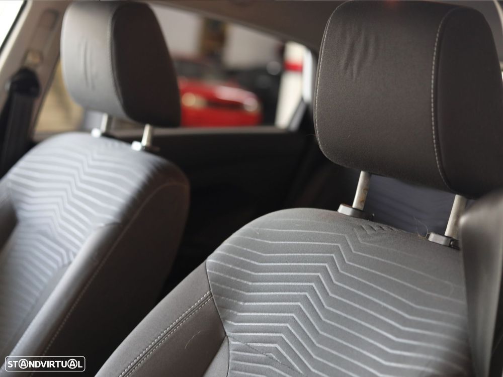 Ford Fiesta 1.0 EcoBoost Titanium - 28