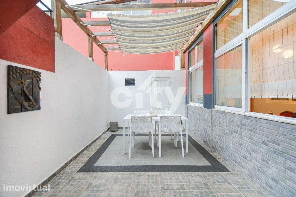 T1 Remodelado com Terraço Privativo | Praça da Espanha | Junto ao Jard - Grande imagem: 2/24