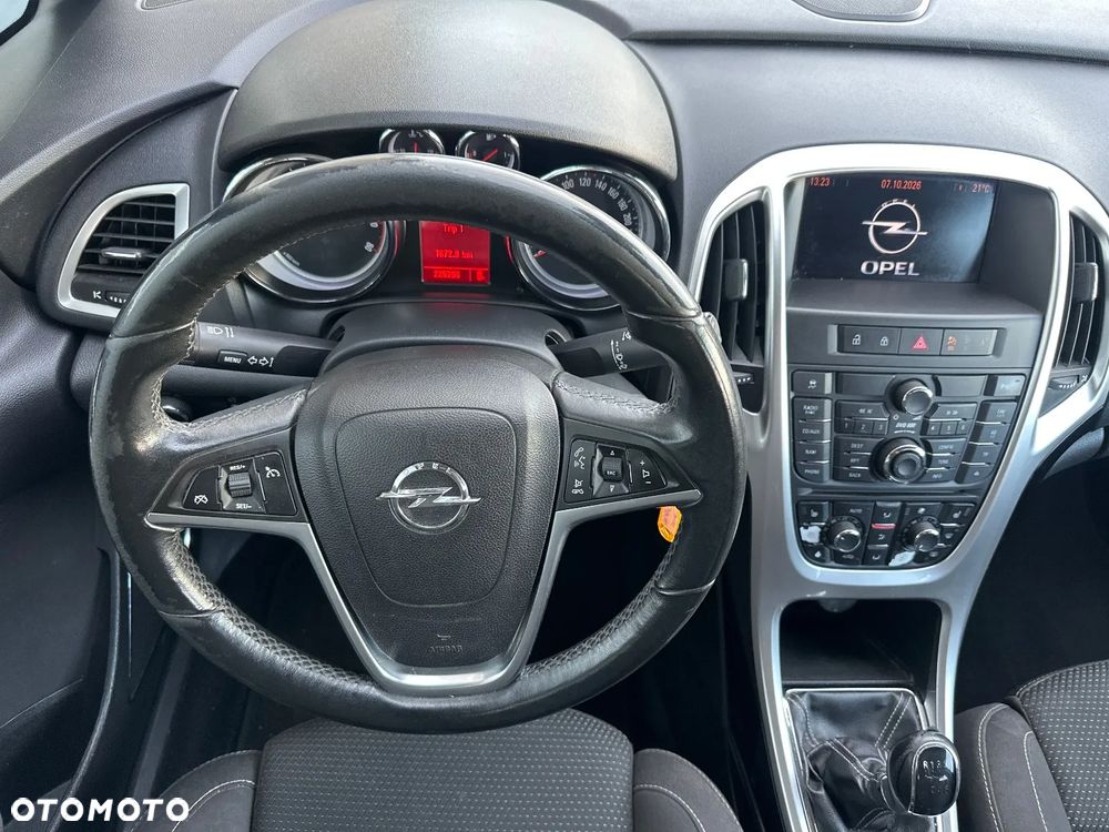 Opel Astra 1.4 Turbo Cosmo - 25