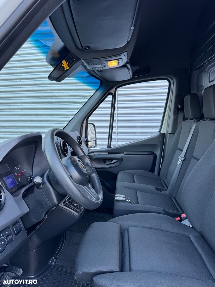 Mercedes-Benz Sprinter - 10